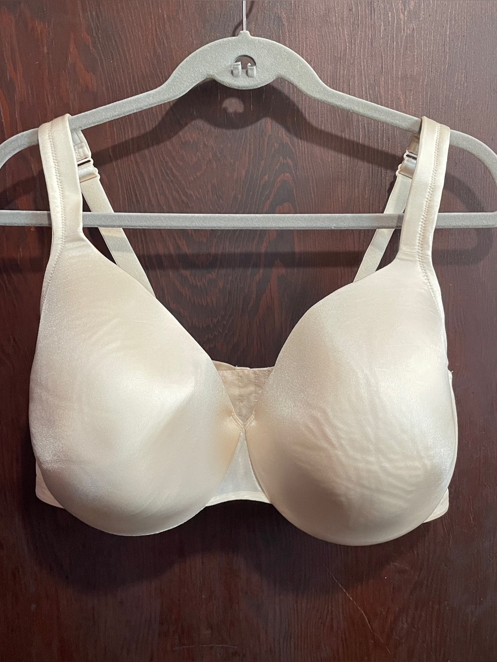 Cacique Lightly Lined Full Coverage cream bra size 40F